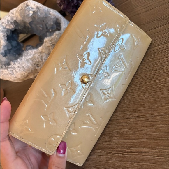 Louis Vuitton Sarah leather wallet - Picture 3 of 11